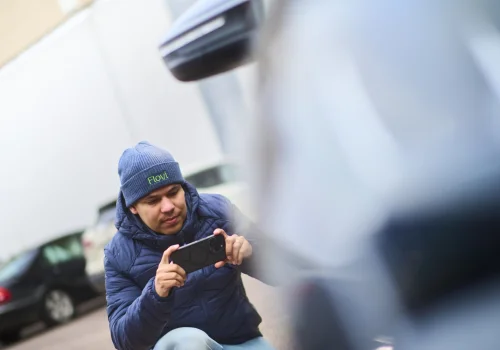 Flovi-fast and easy car relocation